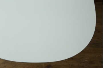 中古　FRITZ HANSEN(フリッツハンセン)　数学的曲線でデザインされたスーパー円テーブル　現行定価約34万円　(R-089008)