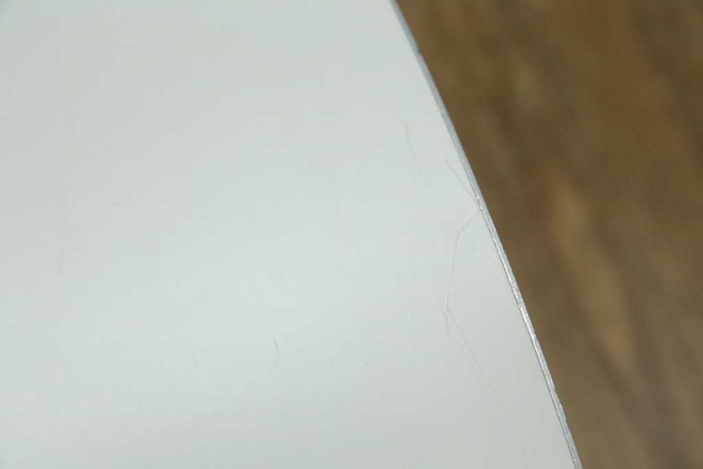 中古　FRITZ HANSEN(フリッツハンセン)　数学的曲線でデザインされたスーパー円テーブル　現行定価約34万円　(R-089008)