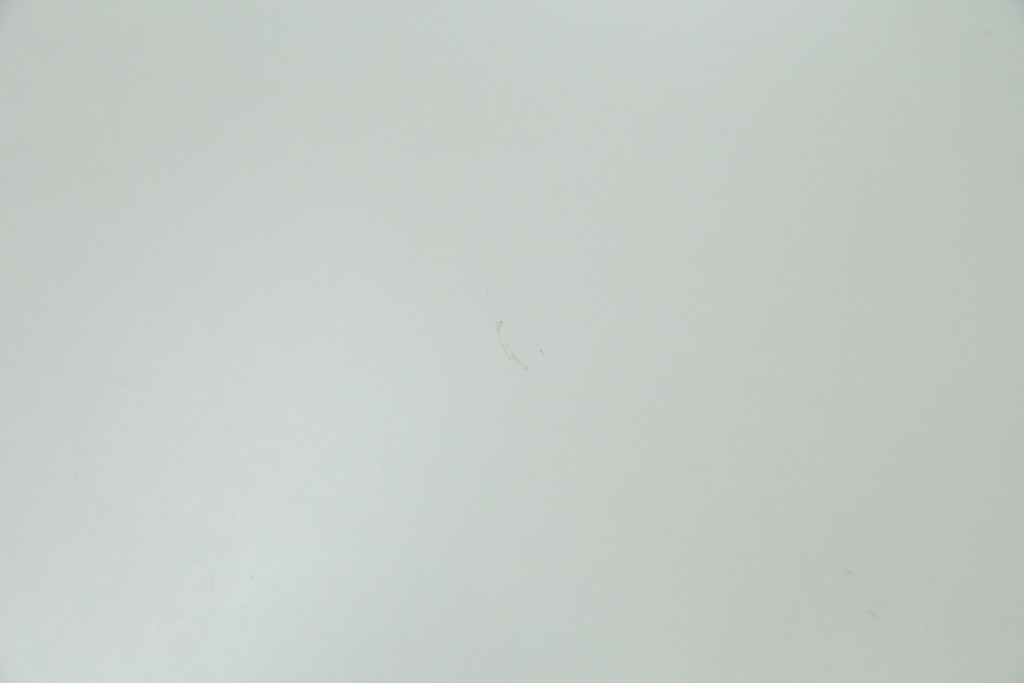 中古　FRITZ HANSEN(フリッツハンセン)　数学的曲線でデザインされたスーパー円テーブル　現行定価約34万円　(R-089008)