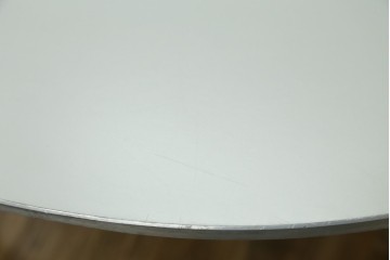 中古　FRITZ HANSEN(フリッツハンセン)　数学的曲線でデザインされたスーパー円テーブル　現行定価約34万円　(R-089008)