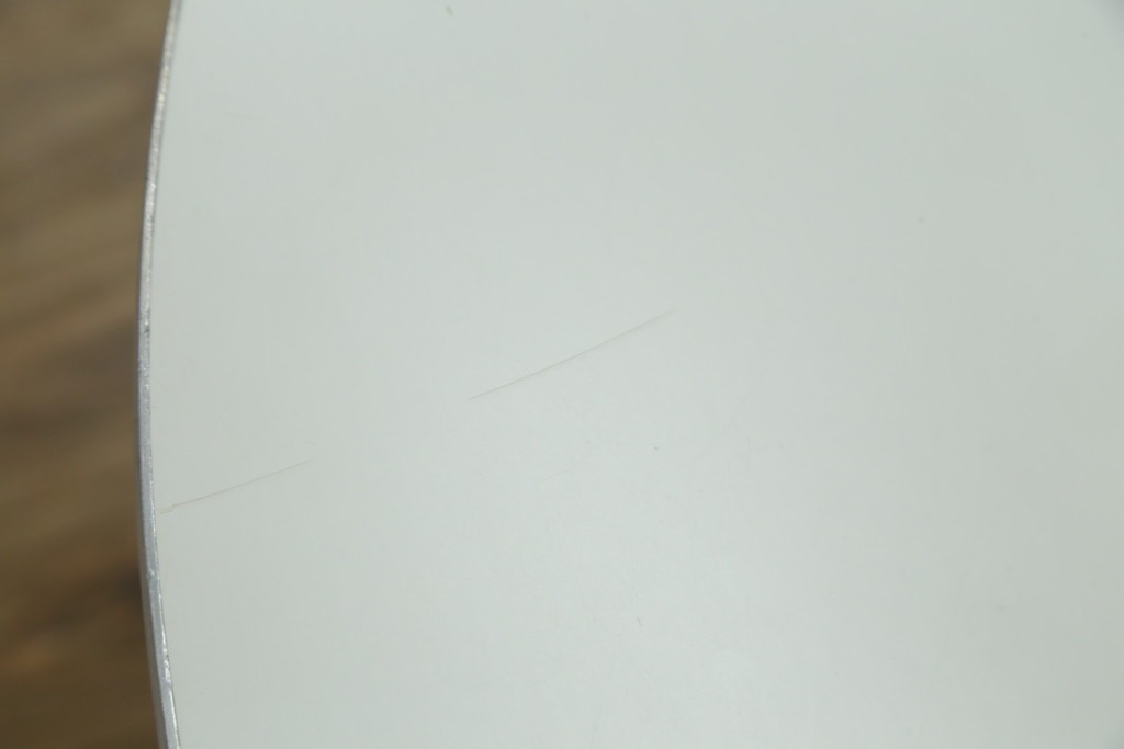 中古　FRITZ HANSEN(フリッツハンセン)　数学的曲線でデザインされたスーパー円テーブル　現行定価約34万円　(R-089008)