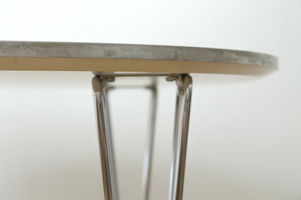 中古　FRITZ HANSEN(フリッツハンセン)　数学的曲線でデザインされたスーパー円テーブル　現行定価約34万円　(R-089008)