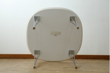中古　FRITZ HANSEN(フリッツハンセン)　数学的曲線でデザインされたスーパー円テーブル　現行定価約34万円　(R-089008)