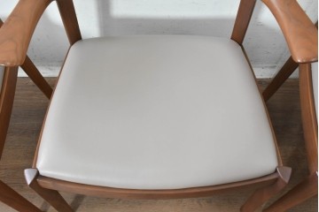 中古　美品　CONDE HOUSE(カンディハウス)　WING LUX LD　本革　ウォールナット材　曲線的なアームが美しいサイドチェア4脚セット　(R-089010)