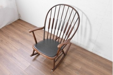 和製ヴィンテージ　希少モデル　秋田木工　合皮　丸みのある背もたれがかわいらしいロッキングチェア　(R-089012)
