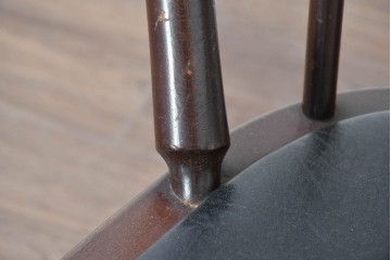 和製ヴィンテージ　希少モデル　秋田木工　合皮　丸みのある背もたれがかわいらしいロッキングチェア　(R-089012)