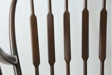 和製ヴィンテージ　希少モデル　秋田木工　合皮　丸みのある背もたれがかわいらしいロッキングチェア　(R-089012)