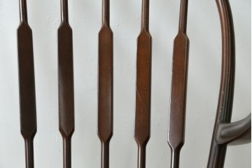 和製ヴィンテージ　希少モデル　秋田木工　合皮　丸みのある背もたれがかわいらしいロッキングチェア　(R-089012)