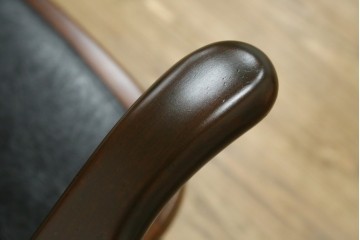 和製ヴィンテージ　希少モデル　秋田木工　合皮　丸みのある背もたれがかわいらしいロッキングチェア　(R-089012)