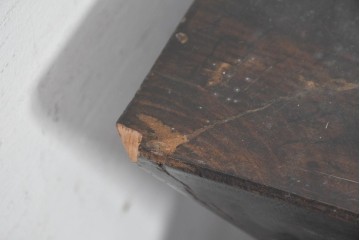 アジアンヴィンテージ　バリ島　無垢材　幾何学的なフォルムが目を引くアンティーク調の花台　(R-089027)