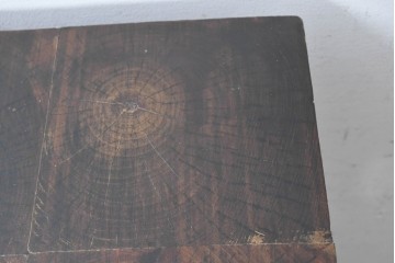 アジアンヴィンテージ　バリ島　無垢材　幾何学的なフォルムが目を引くアンティーク調の花台　(R-089028)
