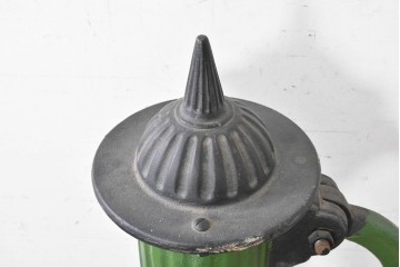 ヨーロッパアンティーク　尖塔型のトップが可愛らしい手押しポンプ　※ディスプレイ用　(R-089030)