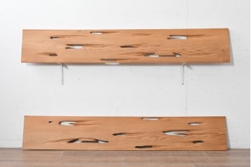 ヴィンテージ建具　昭和後期　杉材　節穴を活かした素朴な表情が味わい深い欄間2枚セット　(R-089035)