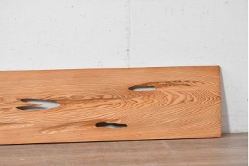 ヴィンテージ建具　昭和後期　杉材　節穴を活かした素朴な表情が味わい深い欄間2枚セット　(R-089036)
