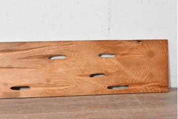ヴィンテージ建具　昭和後期　屋久杉　節穴を活かした素朴な表情が味わい深い欄間2枚セット　(R-089037)
