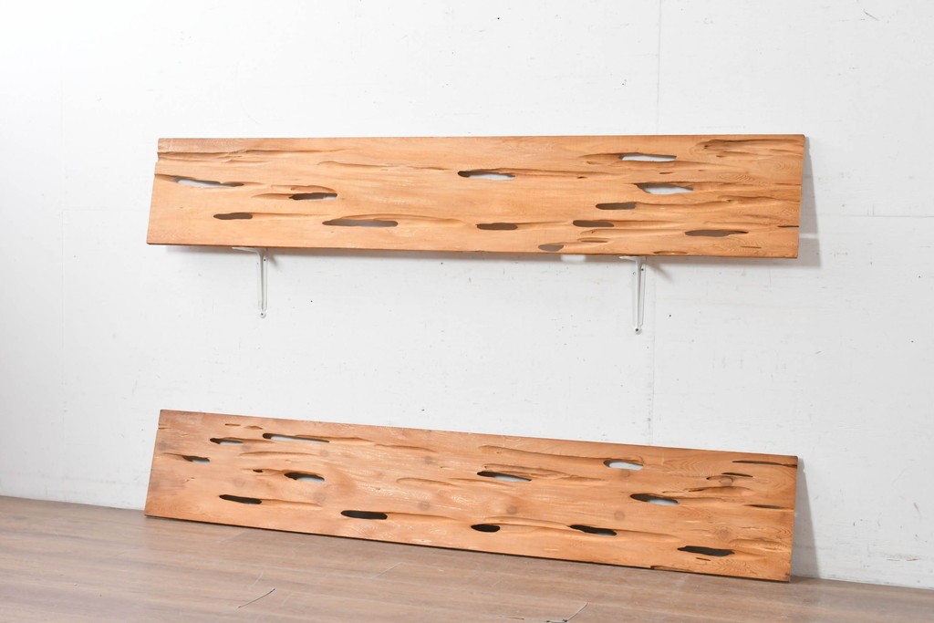 ヴィンテージ建具　昭和後期　杉材　節穴を活かした素朴な表情が味わい深い欄間2枚セット　(R-089038)
