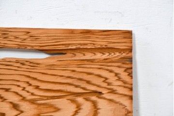 ヴィンテージ建具　昭和後期　杉材　節穴を活かした素朴な表情が味わい深い欄間2枚セット　(R-089040)