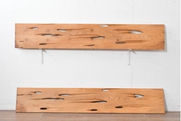 ヴィンテージ建具　昭和後期　杉材　節穴を活かした素朴な表情が味わい深い欄間2枚セット　(R-089043)