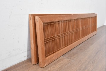 ヴィンテージ建具　昭和後期　繊細な縦桟が整然と並ぶ筬欄間2枚セット　(R-089045)
