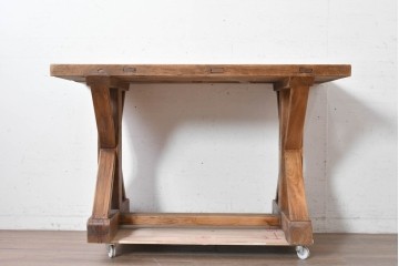 中古　美品　チーク無垢材　重厚な脚組みが印象的なダイニングテーブル　(R-089049)