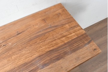 中古　美品　チーク無垢材　重厚な脚組みが印象的なダイニングテーブル　(R-089049)