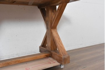 中古　美品　チーク無垢材　重厚な脚組みが印象的なダイニングテーブル　(R-089049)
