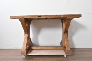 中古　美品　チーク無垢材　重厚な脚組みが印象的なダイニングテーブル　(R-089049)