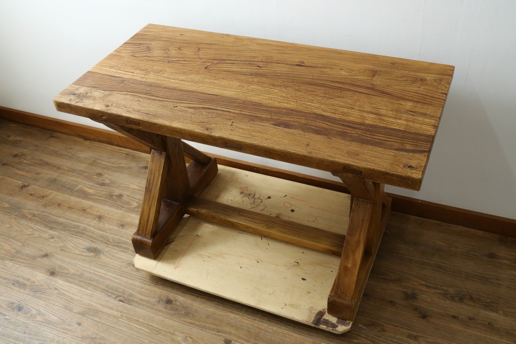 中古　美品　チーク無垢材　重厚な脚組みが印象的なダイニングテーブル　(R-089049)