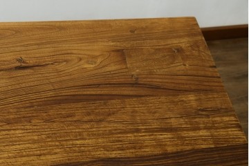 中古　美品　チーク無垢材　重厚な脚組みが印象的なダイニングテーブル　(R-089049)