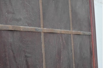 アンティーク建具　明治期　新潟産　総欅(ケヤキ)材　重厚な金具が目を引く蔵戸1枚　(R-089051)