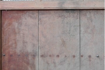 アンティーク建具　明治期　総欅(ケヤキ)材　きつね格子が目を引く蔵戸1枚　(R-089052)