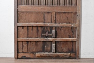 アンティーク建具　明治期　重厚な金具が目を引く格子蔵戸1枚　(R-089053)