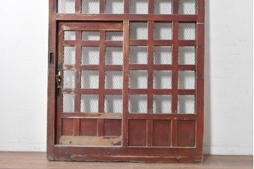 アンティーク建具　明治から大正期　檜(ヒノキ)材　格子とくぐり戸が趣ある蔵戸1枚　(R-089054)