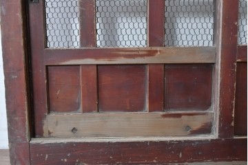 アンティーク建具　明治から大正期　檜(ヒノキ)材　格子とくぐり戸が趣ある蔵戸1枚　(R-089054)
