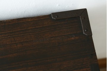 和製アンティーク　江戸期から明治期　時代箪笥らしい重厚な佇まいの刀箪笥　(R-089057)