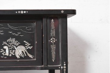和製アンティーク　漆塗り　螺鈿が映える華やかな茶棚　(R-089058)