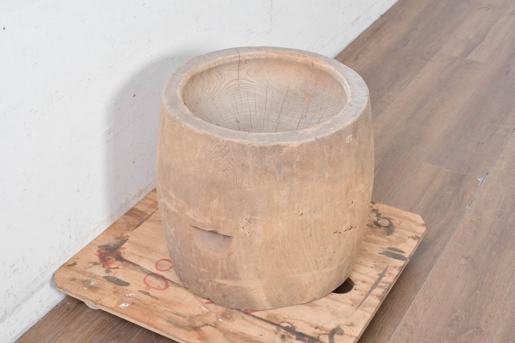 【簡易リペア限定品】　和製アンティーク　欅(ケヤキ)材の重厚な臼　(R-089066)