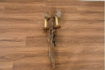 イギリスヴィンテージ　斧を思わせる重厚な装飾が目を引くキャンドルスタンド型ウォールライト　(R-089067)