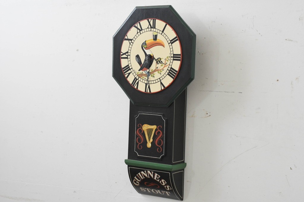 アイルランドヴィンテージ　激レア!!　希少　GUINNESS(ギネス)　著名ペインター作品　トゥーカンのイラストが可愛らしい壁掛け時計　(R-089072)