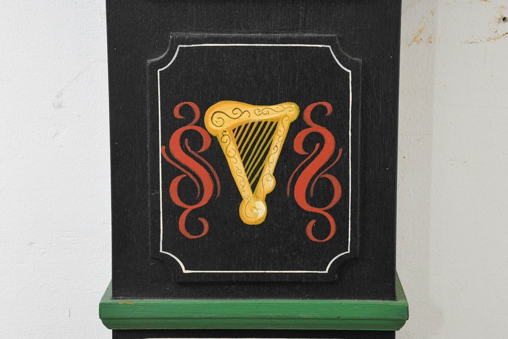 アイルランドヴィンテージ　激レア!!　希少　GUINNESS(ギネス)　著名ペインター作品　トゥーカンのイラストが可愛らしい壁掛け時計　(R-089072)