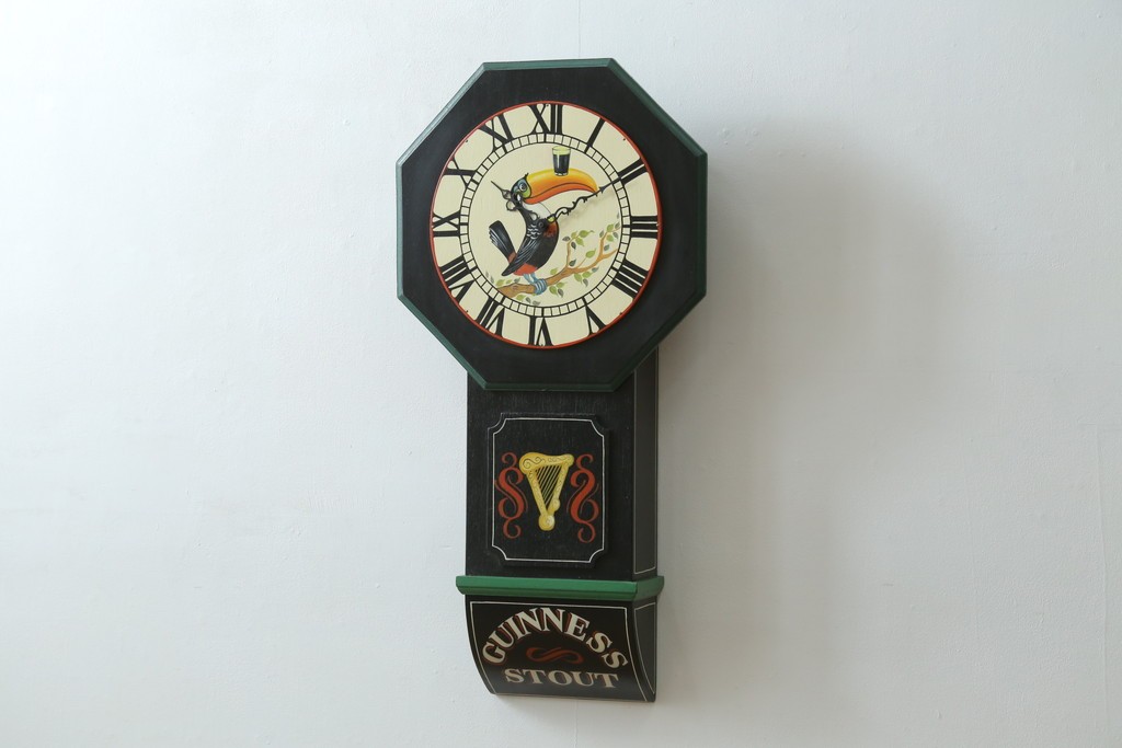 アイルランドヴィンテージ　激レア!!　希少　GUINNESS(ギネス)　著名ペインター作品　トゥーカンのイラストが可愛らしい壁掛け時計　(R-089072)