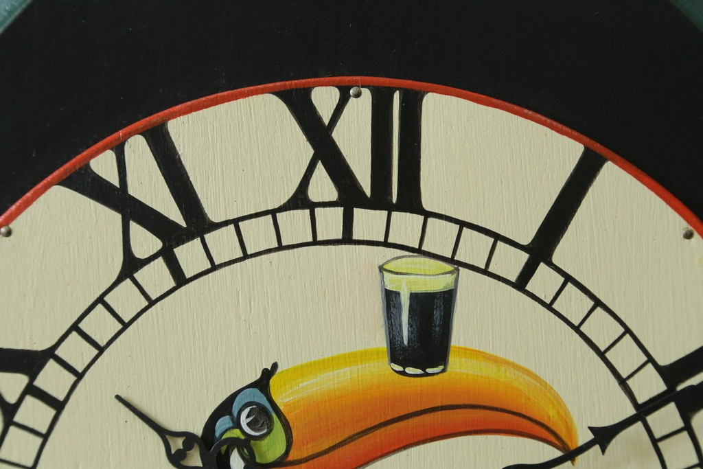 アイルランドヴィンテージ　激レア!!　希少　GUINNESS(ギネス)　著名ペインター作品　トゥーカンのイラストが可愛らしい壁掛け時計　(R-089072)