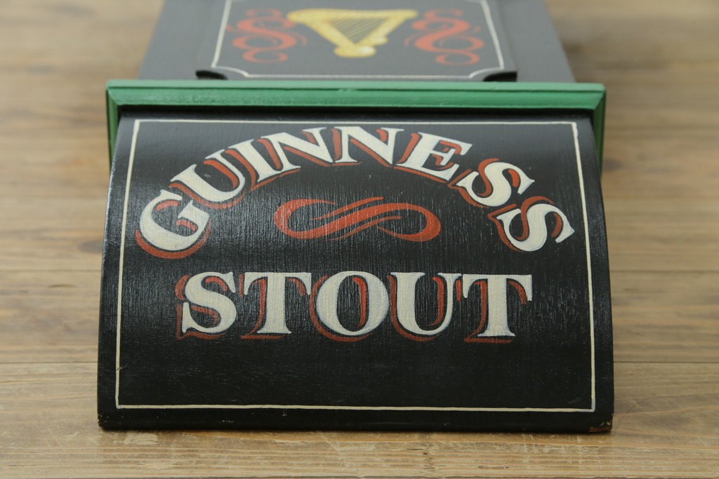 アイルランドヴィンテージ　激レア!!　希少　GUINNESS(ギネス)　著名ペインター作品　トゥーカンのイラストが可愛らしい壁掛け時計　(R-089072)