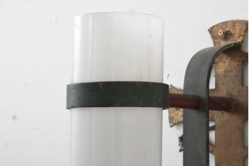 フランスヴィンテージ　クロスモチーフが印象的なウォールライト　(R-089077)