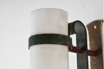 フランスヴィンテージ　クロスモチーフが印象的なウォールライト　(R-089077)