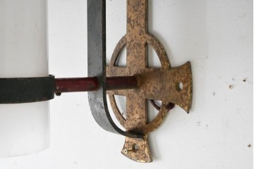 フランスヴィンテージ　クロスモチーフが印象的なウォールライト　(R-089080)
