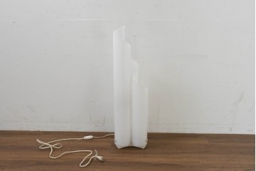 中古　リプロダクト品?　Vico Magistretti(ヴィコ・マジストレッティ)デザイン　Mezzachimera(メザキメラ)　流れるようなフォルムのフロアスタンド(R-089087)
