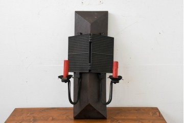 イギリスヴィンテージ　手焼きワッフルメーカーをリメイクしたキャンドルスタンド型ウォールライト　(R-089089)