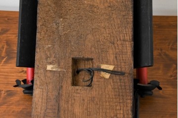 イギリスヴィンテージ　手焼きワッフルメーカーをリメイクしたキャンドルスタンド型ウォールライト　(R-089089)