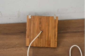 新古　展示品　バリ　チーク無垢材　立体的な幾何学デザインのウォールライト　(R-089094)